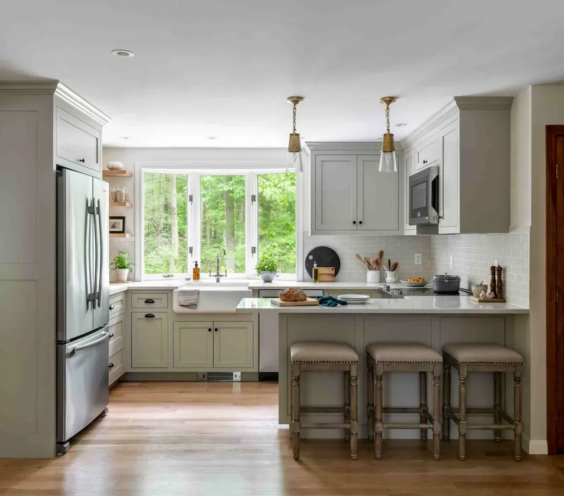 G-Shaped Kitchen